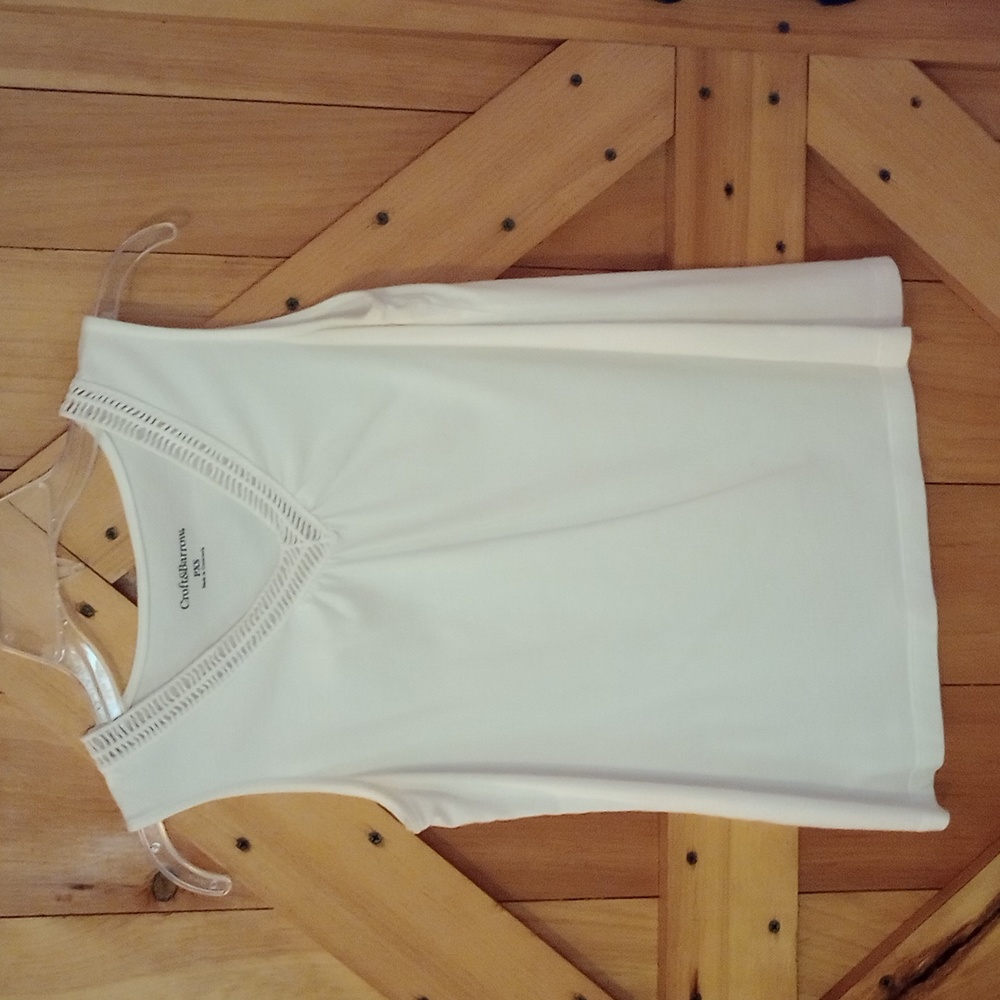 Women's croft & barrow sleeveless top